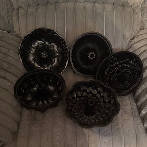 Nordic Ware Elegant Black Bundt Pan Collection